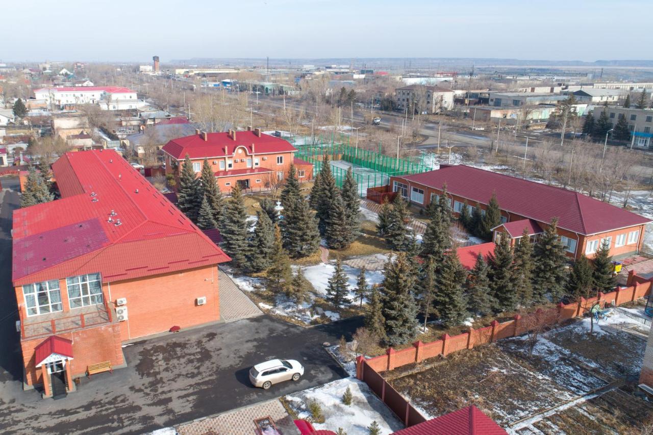 El-Tau Hotel Ekibastuz Exterior photo